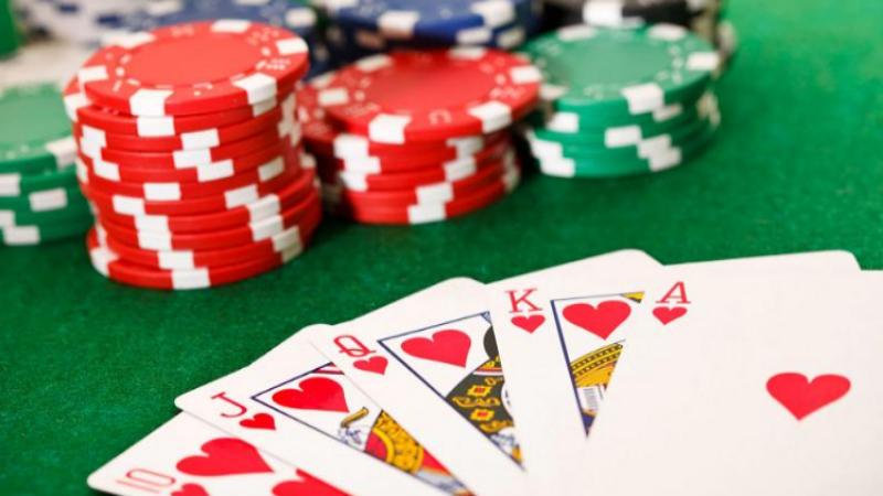 Chi tiết cách chơi game bài poker online